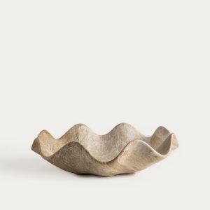 Smėlinis dekoratyvinis dubuo Pearl su netaisyklingu banguotu kraštu ir akmens efektu, 34 × 34 × 9 cm